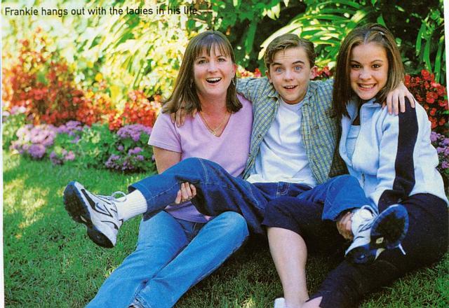 Frankie Muniz at Home With Mom and Sister