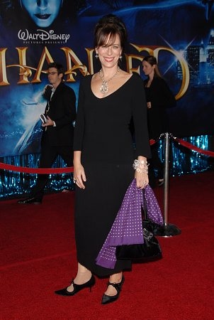 Jane_Kaczmarek_-_Enchanted_Premiere_November_2007_2_MITMVC_.jpg