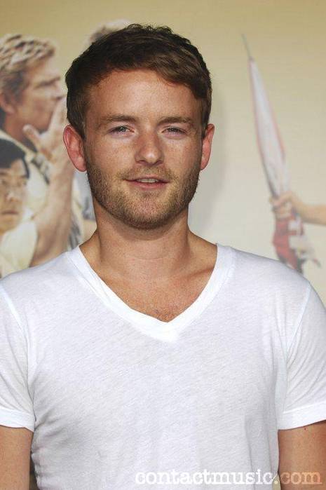 Chris-Masterson-All-About-Steve-Premiere-Aug-23-2009-Hollywood-MITMVC-1.jpg