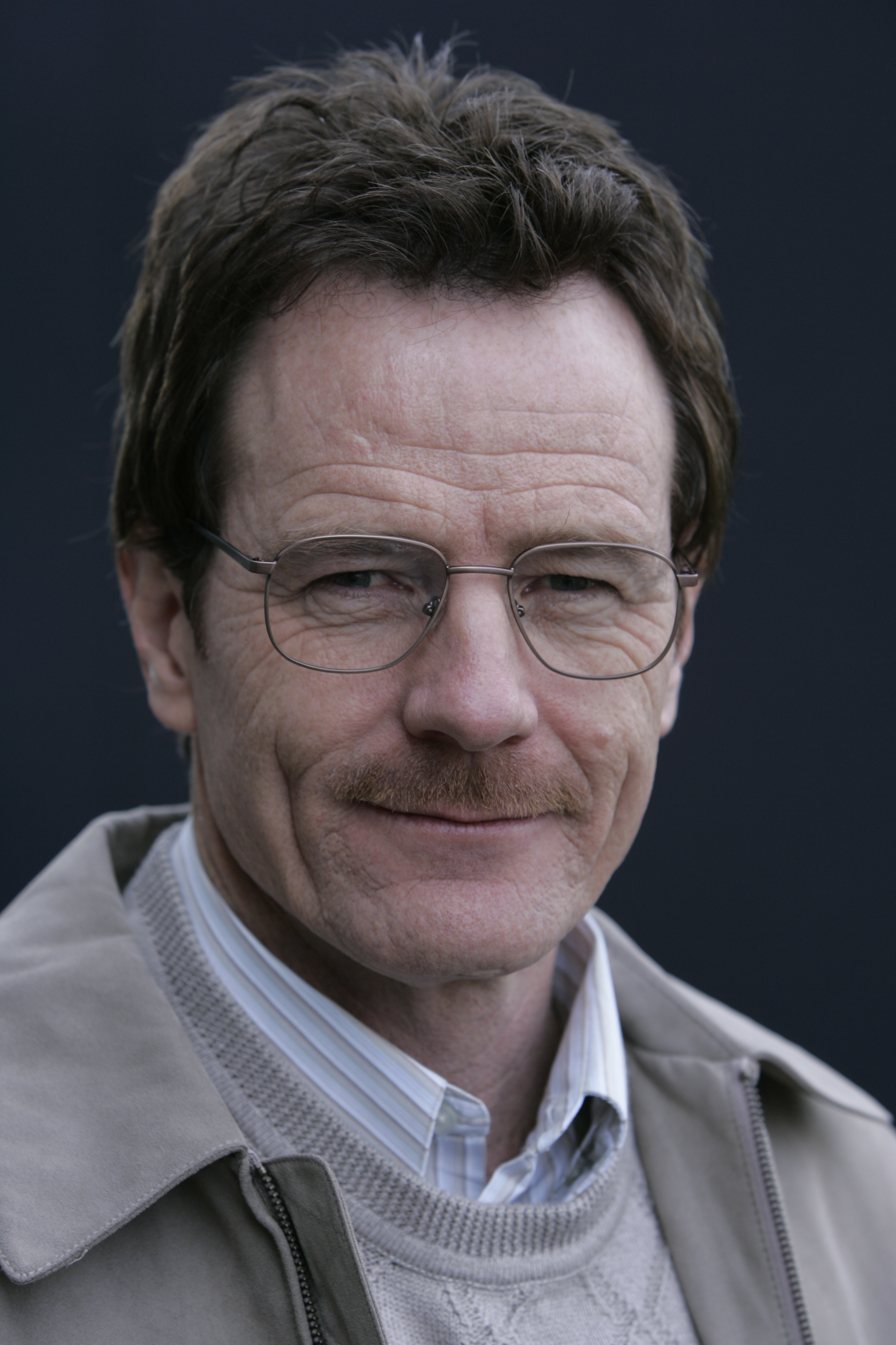 http://www.malcolminthemiddle.co.uk/gallery/data/986/Bryan-Cranston-Breaking-Bad-S01-Still-MITMVC-Ep-1-6.JPG