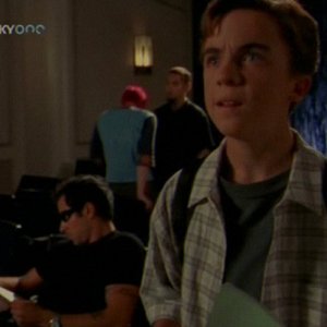 2x09 High School Play