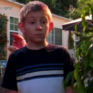 2x13 New Neighbours