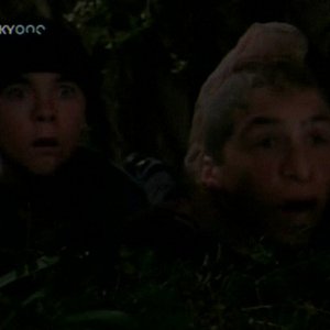 2x13 New Neighbours