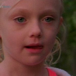 2x13 New Neighbours