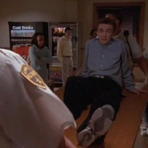 5x16 Malcolm Visits College