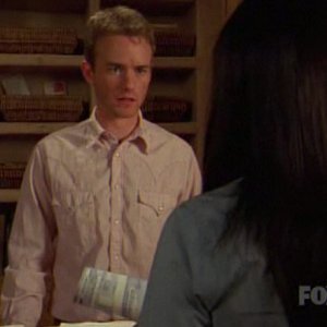 5x17 Polly in the Middle