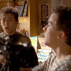 3x01 Houseboat (1)
