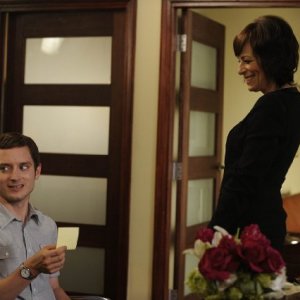 Jane Kaczmarek in TV-series "Wilfred", episode "Pride"