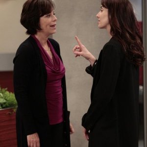 Jane Kaczmarek in TV-series "Whitney"