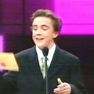 Frankie Muniz presenting the Logie Awards, April 28, 2002