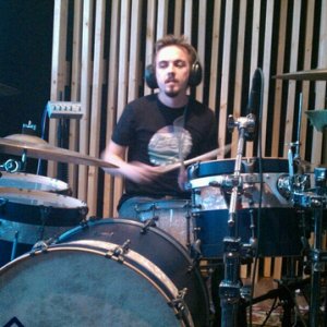 Frankie Muniz drumming for 'You Hang Up'