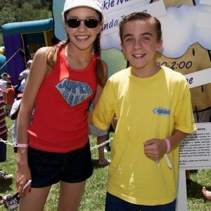 Frankie Muniz at 2000 AIDS Charity Event
