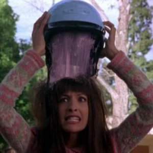 7x16 Lois Strikes Back