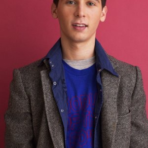 Justin Berfield posing : blue shirt 3