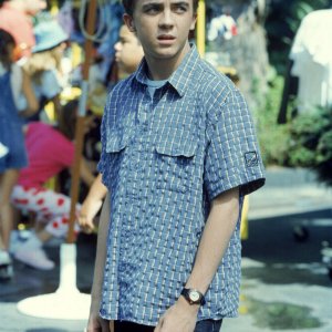 4x01 Zoo still