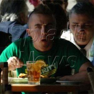 Frankie Muniz at Cafe Med