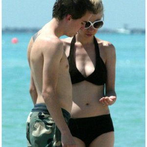 Frankie Muniz &amp; Jamie Gandy at the Beach