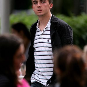 Frankie Muniz with a Fan in Miami