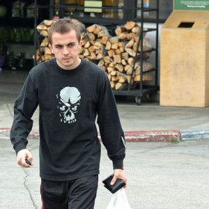 Frankie Muniz &amp; Elycia Marie Shopping at Pavilions