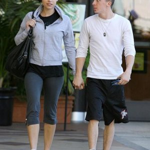 Frankie Muniz and Elycia Marie Moving Boxes