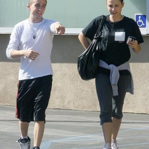 Frankie Muniz and Elycia Marie Moving Boxes