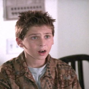 Justin Berfield in 'Mom, Can I Keep Her?' (1998)