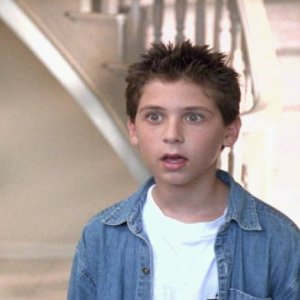 Justin Berfield in 'Mom, Can I Keep Her?' (1998)