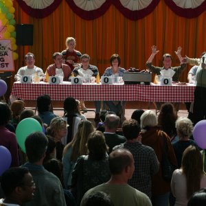 5x08 Block Party still