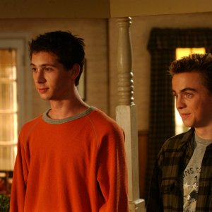 6x06 Hal's Christmas Gift still