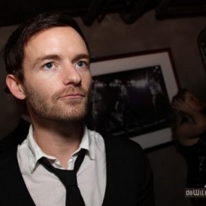 Chris Masterson New Years Eve 2009 at Downstairs with DJ Mom Jeans