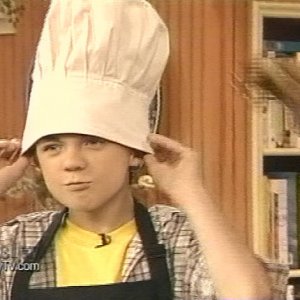 Frankie Muniz chats and cooks on the Ainsley Harriott Show