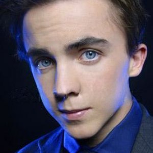 Frankie Muniz photo shoot blue glow 3