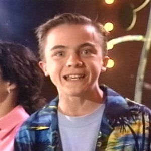 Frankie Muniz co-hosted the Nickelodeon Kids' Choice Awards (2000)