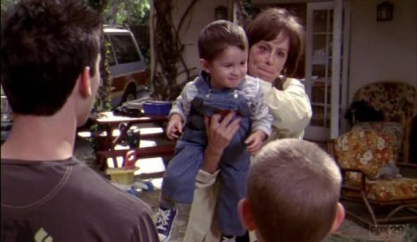 6x08 Lois Battles Jamie - Malcolm in the Middle VC - Gallery Photos