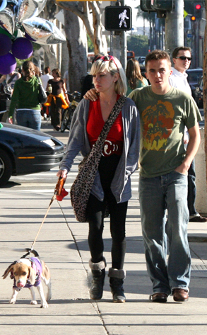 Frankie Muniz, Jamie and Dog